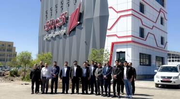 بازدید مدیر کل تجهیزات برق، الکترونیک، نرم‌افزار و صنایع خلاق وزارت صمت از کارخانه آکوباتری