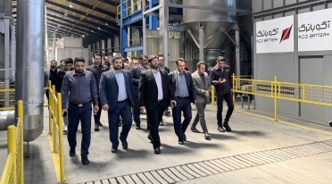 بازدید مدیر کل تجهیزات برق، الکترونیک، نرم‌افزار و صنایع خلاق وزارت صمت از کارخانه آکوباتری