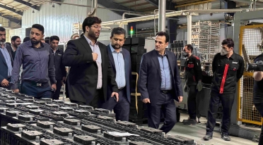 بازدید مدیر کل تجهیزات برق، الکترونیک، نرم‌افزار و صنایع خلاق وزارت صمت از کارخانه آکوباتری