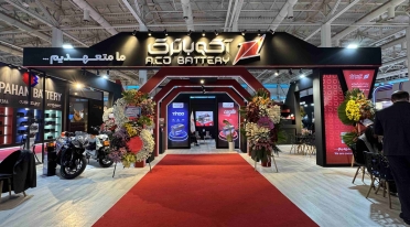 آکوباتری در نمایشگاه قطعات خودرو