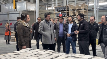 بازدید شرکت همراه اول از کارخانه آکوباتری