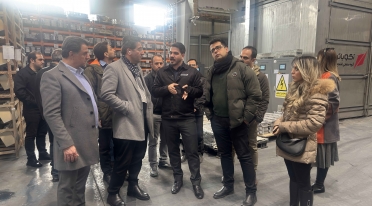 بازدید شرکت همراه اول از کارخانه آکوباتری