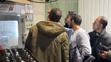 بازدید شرکت همراه اول از کارخانه آکوباتری