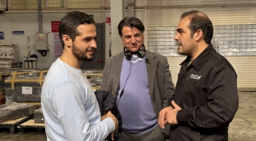 بازدید شرکت همراه اول از کارخانه آکوباتری