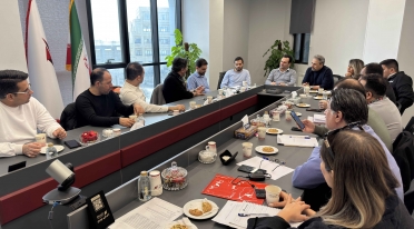 بازدید شرکت همراه اول از کارخانه آکوباتری