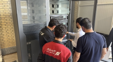 بازدید و تایید کیفیت باتری های آکوباتری توسط تیم فنی همراه اول	