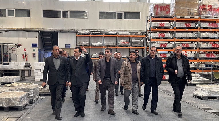 گزارش تصویری حضور مسئولان تأمین اجتماعی اردبیل در کارخانه آکوباتری