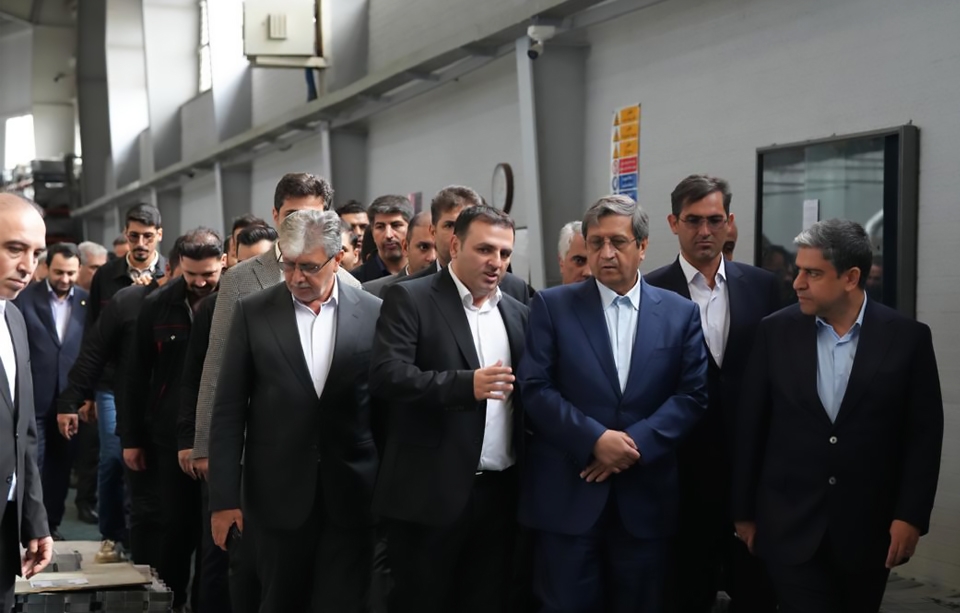 بازدید دکتر همتی رئیس کل بانک مرکزی از کارخانه آکو باتری